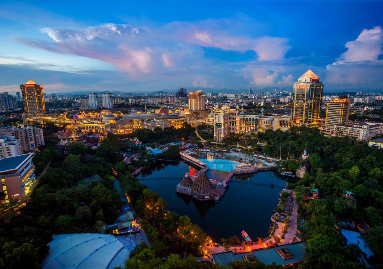 Sunway Resort Hotel Petaling Dzsaja Kültér fotó Putrajaya skyline